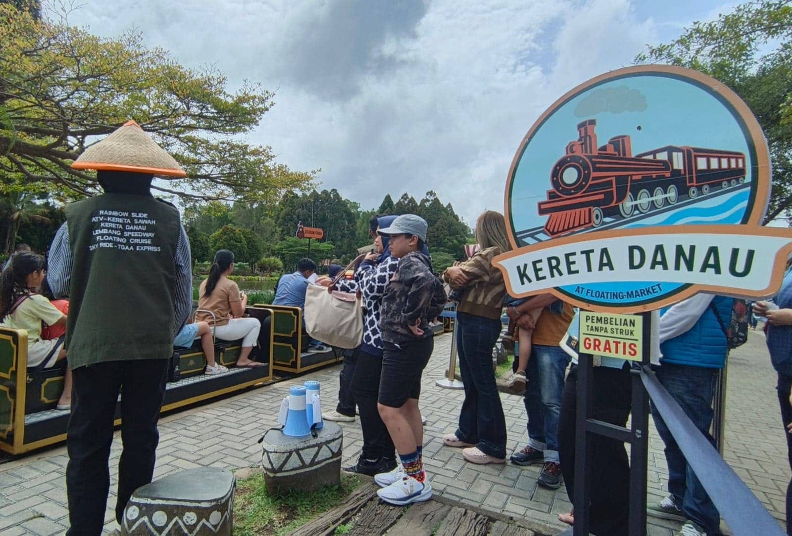 Lembang Diserbu, Volume Kendaraan Melonjak 60% Jelang Nataru 2024